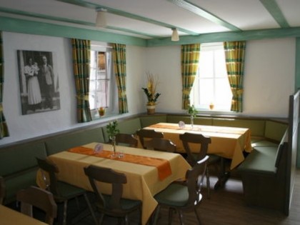 照片: Grüner Baum Helmlingen